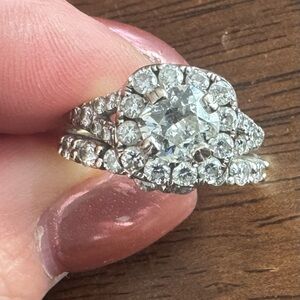 Elegant Silver Diamond Ring